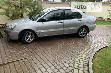 Седан Mitsubishi Lancer 2004 в Скалате