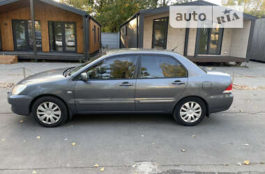 Седан Mitsubishi Lancer 2006 в Киеве