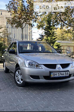 Седан Mitsubishi Lancer 2004 в Одессе