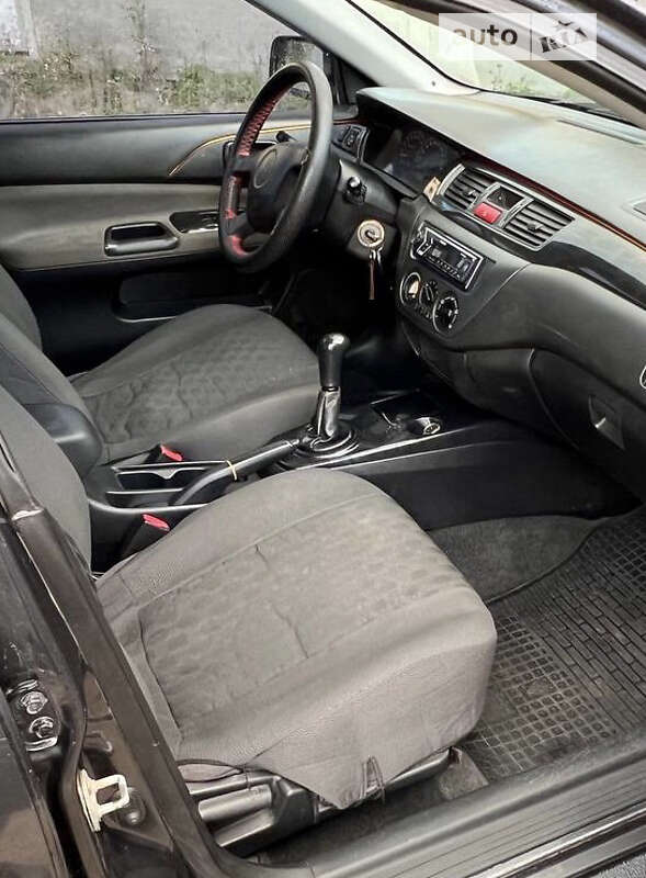 Седан Mitsubishi Lancer 2003 в Коломые фото 26 Седан Mitsubishi Lancer 2003 в Коломые