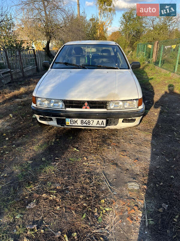 Седан Mitsubishi Lancer 1991 в Любомле