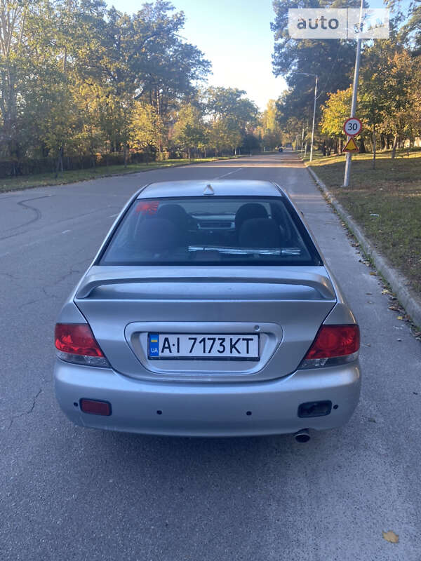 Седан Mitsubishi Lancer 2005 в Киеве