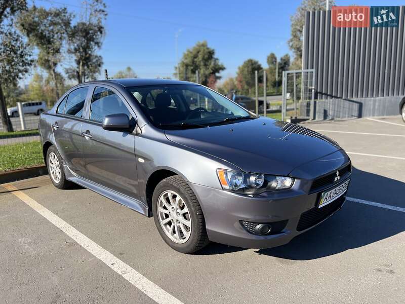 Седан Mitsubishi Lancer 2011 в Києві