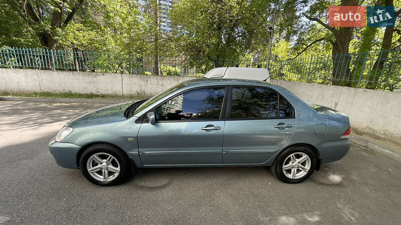 Седан Mitsubishi Lancer 2007 в Киеве