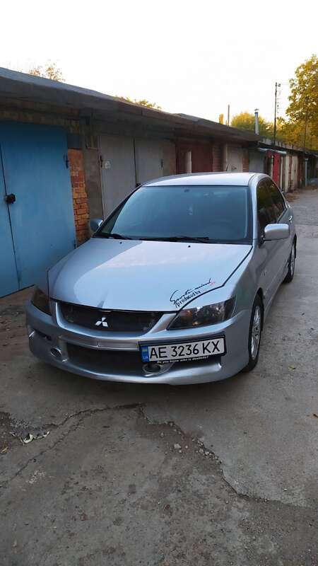 Седан Mitsubishi Lancer 2004 в Нікополі