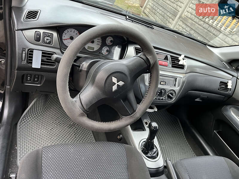 Седан Mitsubishi Lancer 2006 в Львове