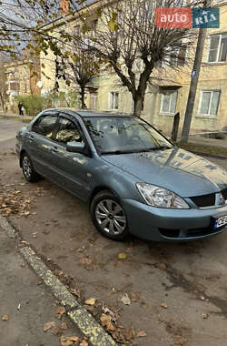 Седан Mitsubishi Lancer 2006 в Черновцах