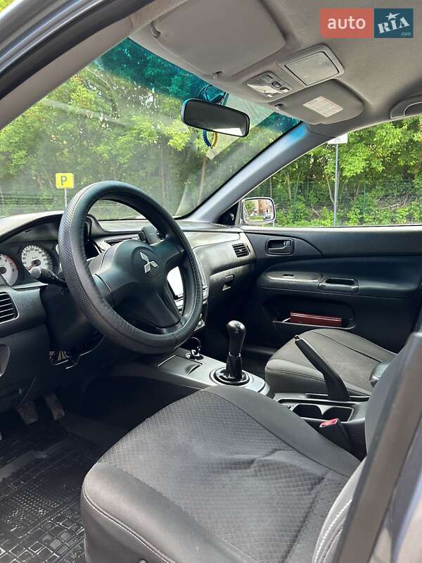 Седан Mitsubishi Lancer 2006 в Каменец-Подольском