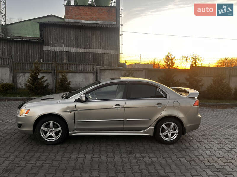 Седан Mitsubishi Lancer 2008 в Виннице