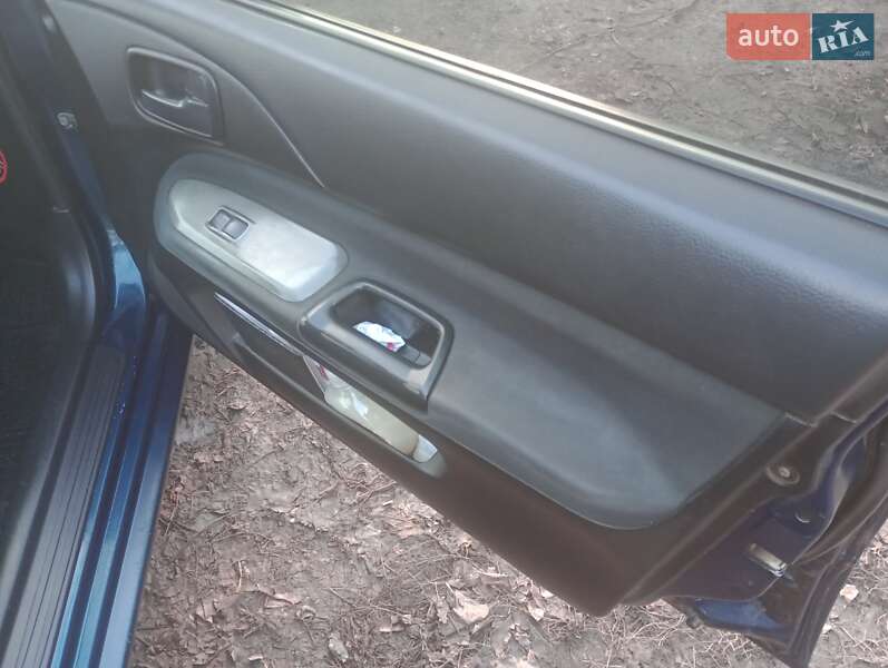 Седан Mitsubishi Lancer 2007 в Лозовой фото 3 Седан Mitsubishi Lancer 2007 в Лозовой