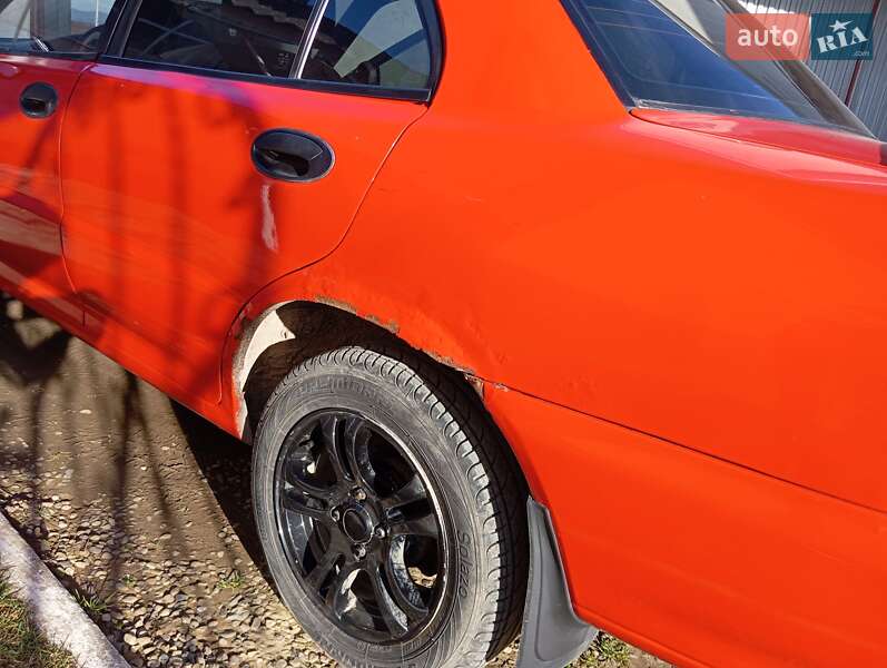 Седан Mitsubishi Lancer 1993 в Виноградові