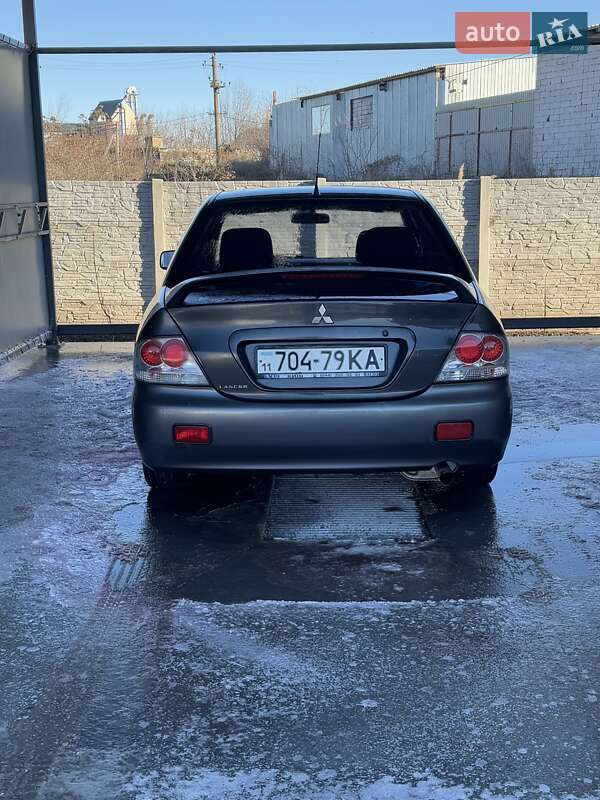 Седан Mitsubishi Lancer 2004 в Одессе