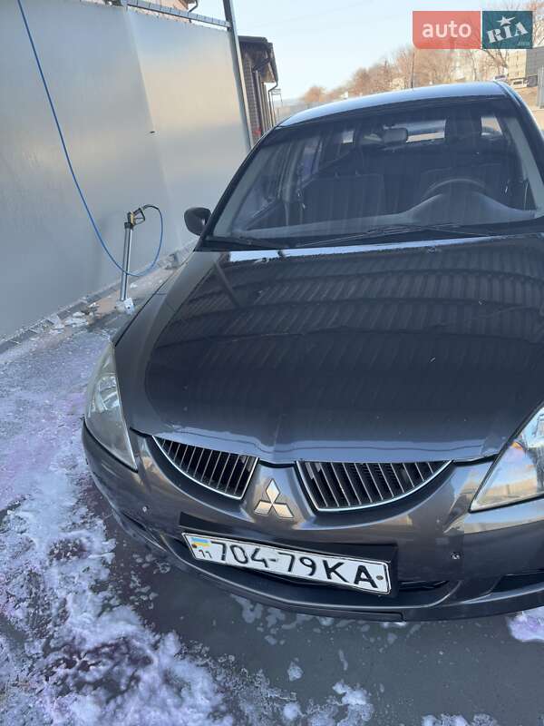 Седан Mitsubishi Lancer 2004 в Одессе