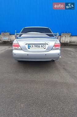 Седан Mitsubishi Lancer 2004 в Києві