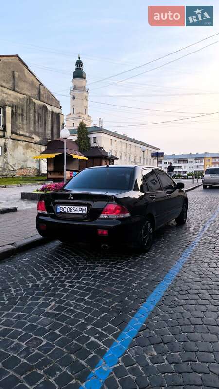 Седан Mitsubishi Lancer 2004 в Сходнице фото 3 Седан Mitsubishi Lancer 2004 в Сходнице