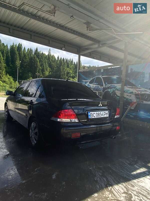 Седан Mitsubishi Lancer 2004 в Сходнице фото 14 Седан Mitsubishi Lancer 2004 в Сходнице