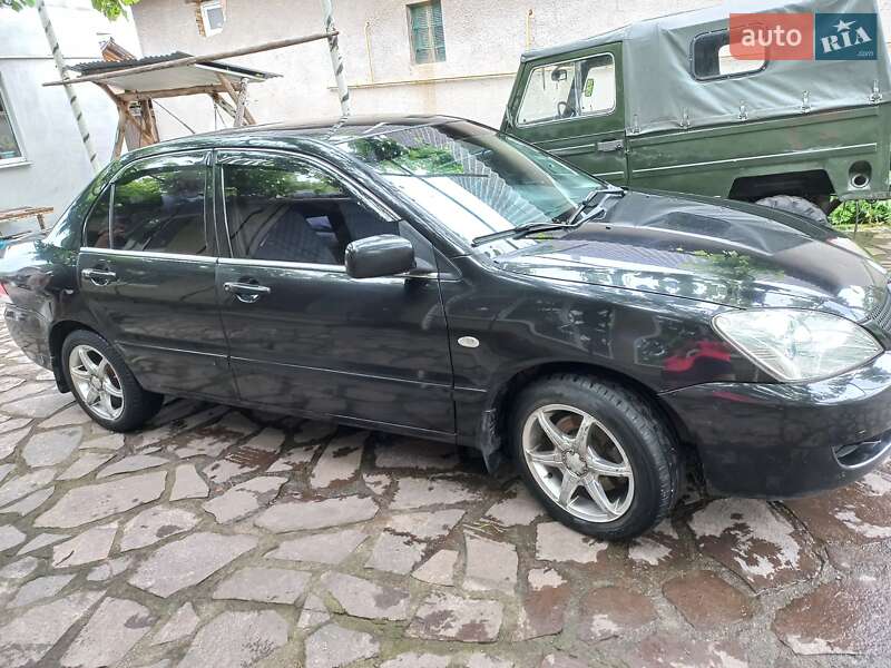Седан Mitsubishi Lancer 2006 в Ужгороде