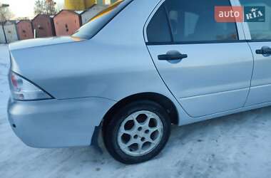 Седан Mitsubishi Lancer 2004 в Львове