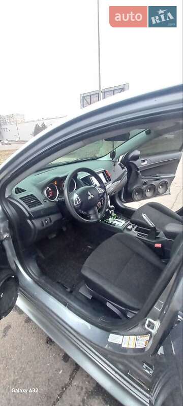 Седан Mitsubishi Lancer 2016 в Кривом Роге