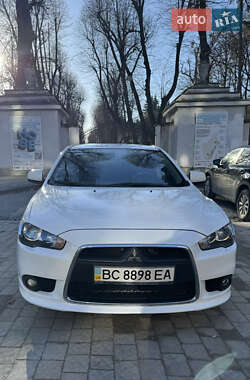 Седан Mitsubishi Lancer 2013 в Львове