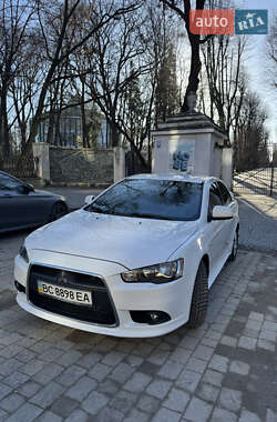 Седан Mitsubishi Lancer 2013 в Львове