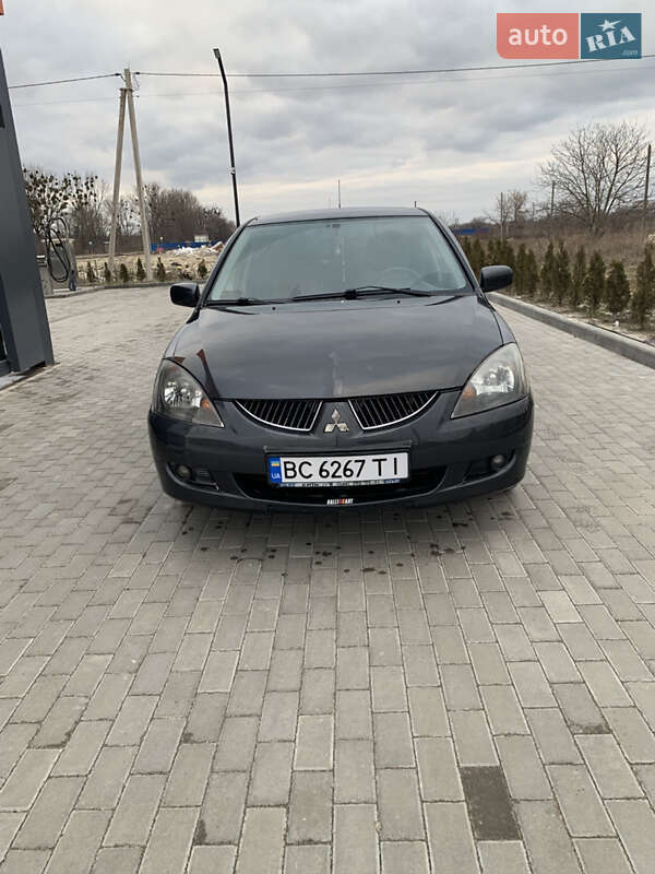 Седан Mitsubishi Lancer 2004 в Золочеве