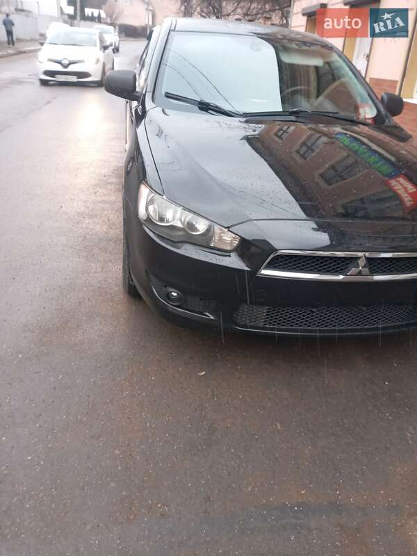 Седан Mitsubishi Lancer 2007 в Черновцах