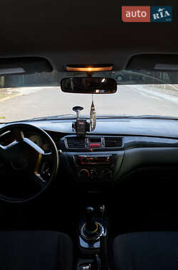 Седан Mitsubishi Lancer 2004 в 
