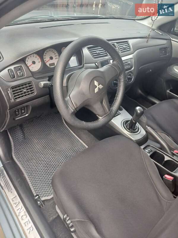 Седан Mitsubishi Lancer 2006 в Коломые