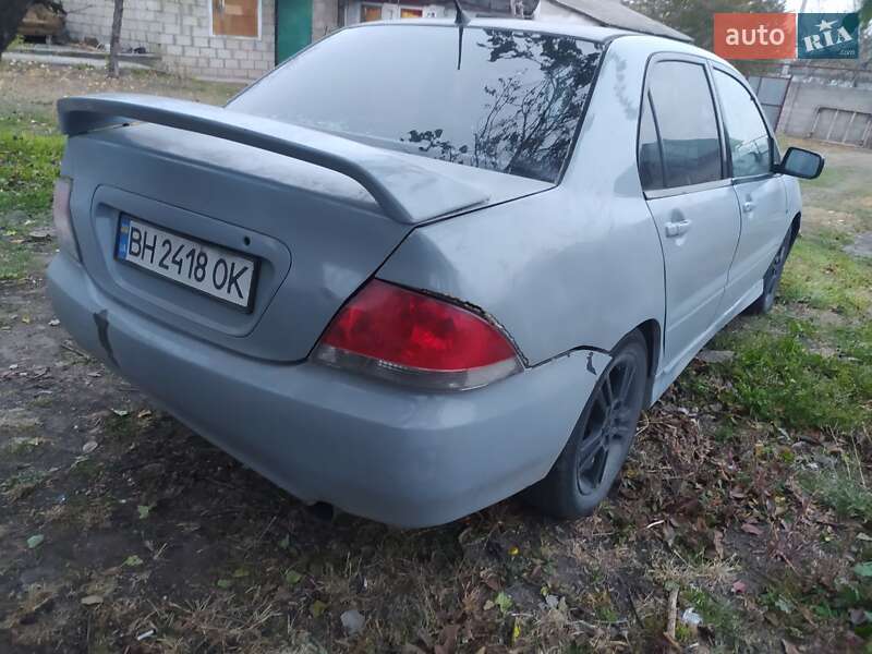 Седан Mitsubishi Lancer 2004 в Кам'янському