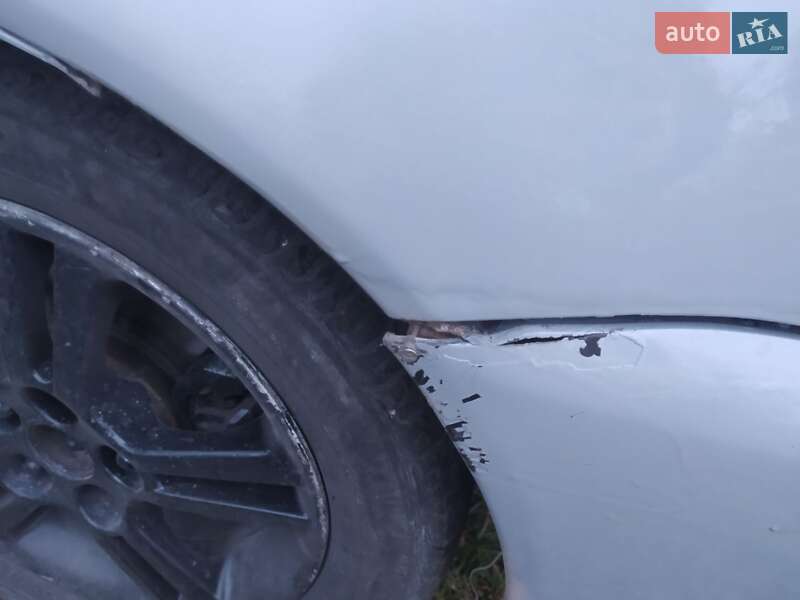 Седан Mitsubishi Lancer 2004 в Кам'янському