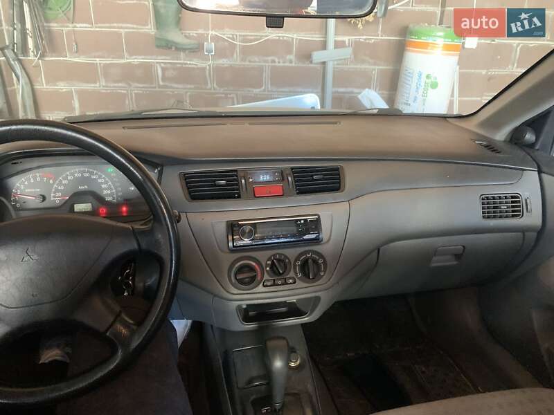 Mitsubishi Lancer 2004