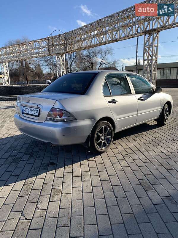 Седан Mitsubishi Lancer 2004 в Дніпрі