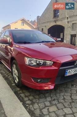 Седан Mitsubishi Lancer 2009 в Хусте