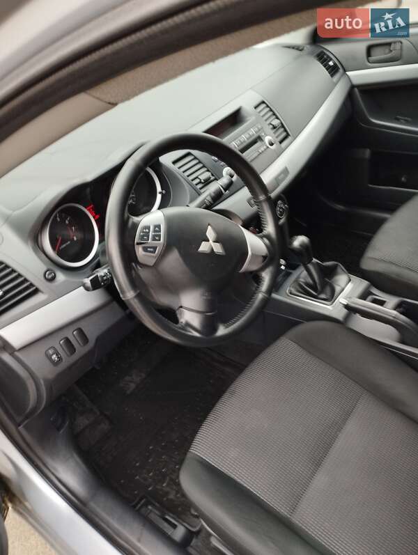 Седан Mitsubishi Lancer 2011 в Києві