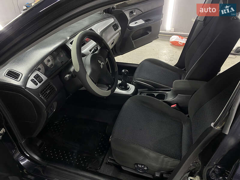 Седан Mitsubishi Lancer 2006 в Измаиле
