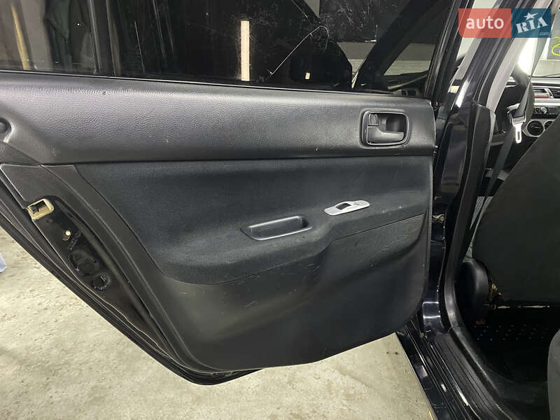 Седан Mitsubishi Lancer 2006 в Измаиле