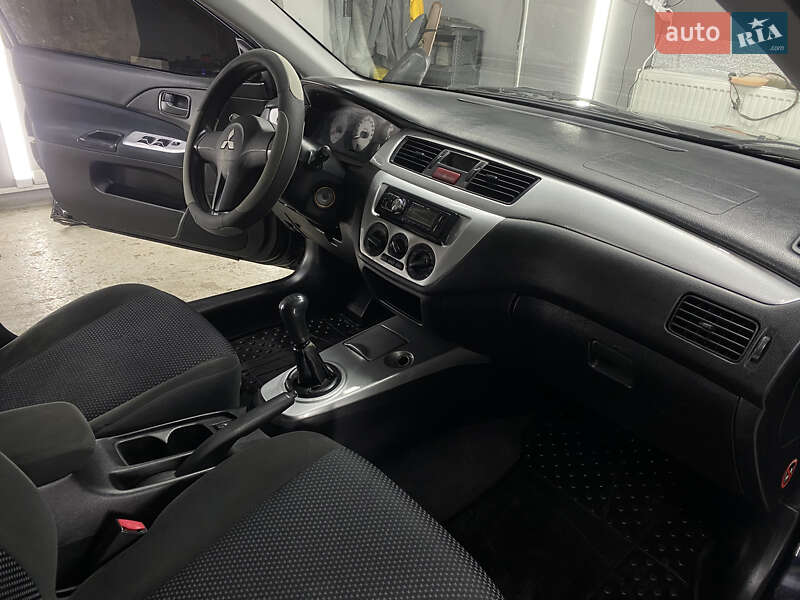 Седан Mitsubishi Lancer 2006 в Измаиле
