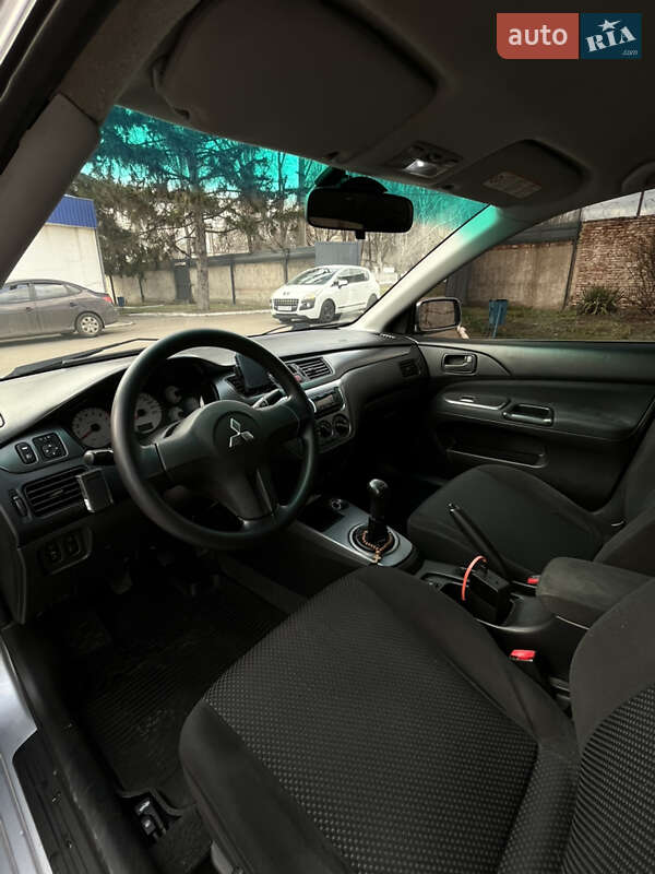 Седан Mitsubishi Lancer 2006 в Кривому Розі