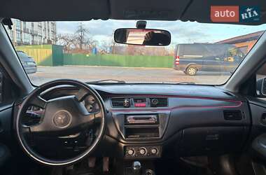 Седан Mitsubishi Lancer 2005 в Надворной