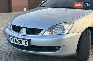 Седан Mitsubishi Lancer 2005 в Надворной