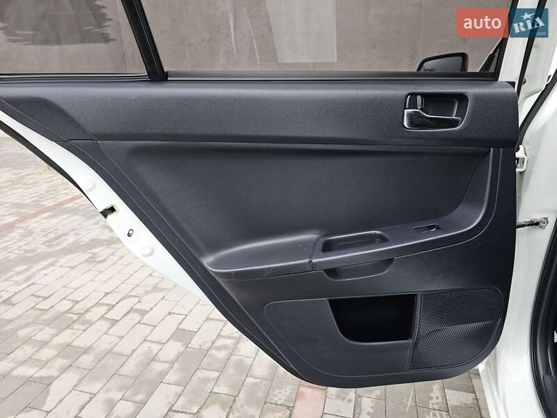 Седан Mitsubishi Lancer 2012 в Києві