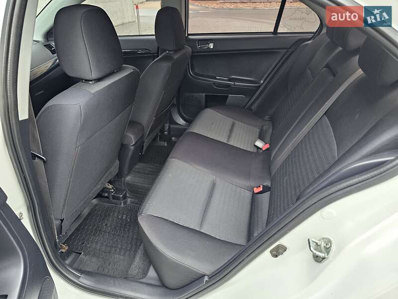 Седан Mitsubishi Lancer 2012 в Києві