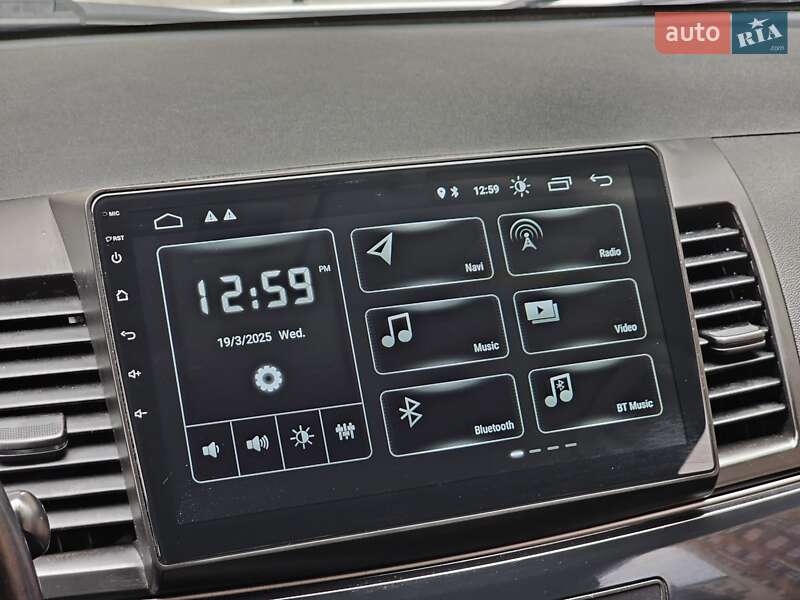 Седан Mitsubishi Lancer 2012 в Києві