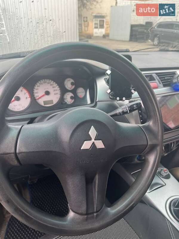 Седан Mitsubishi Lancer 2007 в Черновцах