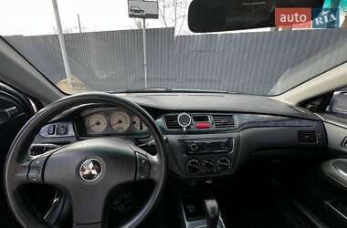 Седан Mitsubishi Lancer 2004 в 
