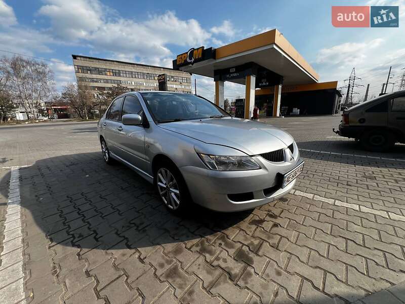 Седан Mitsubishi Lancer 2004 в Днепре фото 2 Седан Mitsubishi Lancer 2004 в Днепре