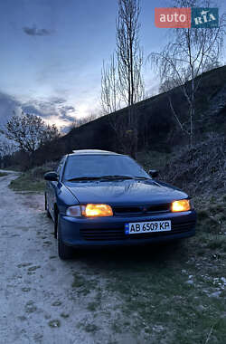 Седан Mitsubishi Lancer 1993 в 