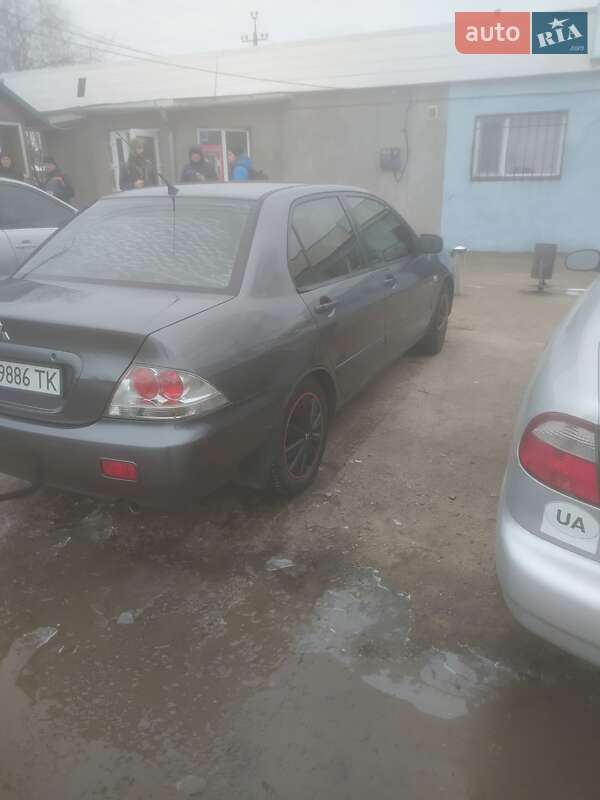 Седан Mitsubishi Lancer 2004 в Рені