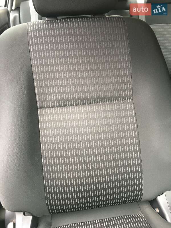 Седан Mitsubishi Lancer 2012 в Запоріжжі